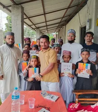 مدرسہ مظاہر العلوم صفتہ بستی میں علم دوستی کا حسین منظر