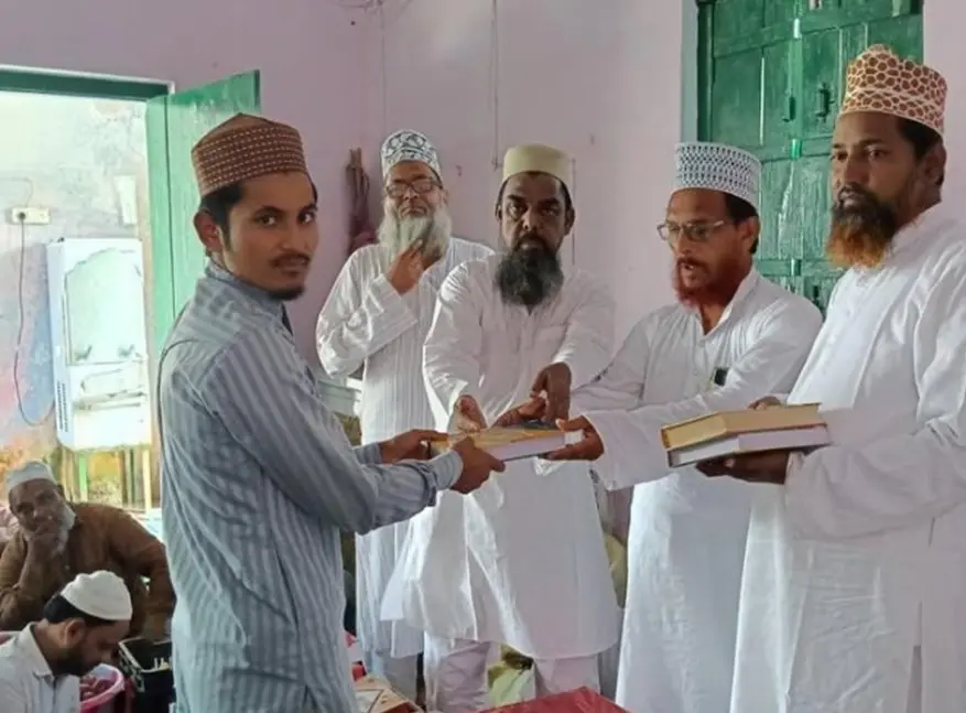 مولانا ارمان علی قادری علیمی کے چھوٹے بھائی حافظ محمد شمیم رضا نے تقریری مقابلہ میں پہلی پوزیشن حاصل...