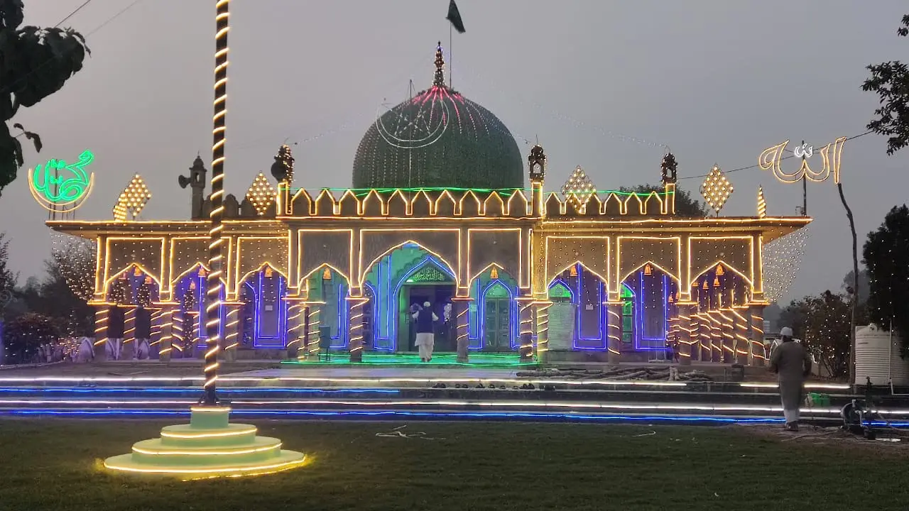 خطیب البراہین پوری زندگی رسول پاکﷺ کی سنت کی اتباع کرتے تھے ۔...
