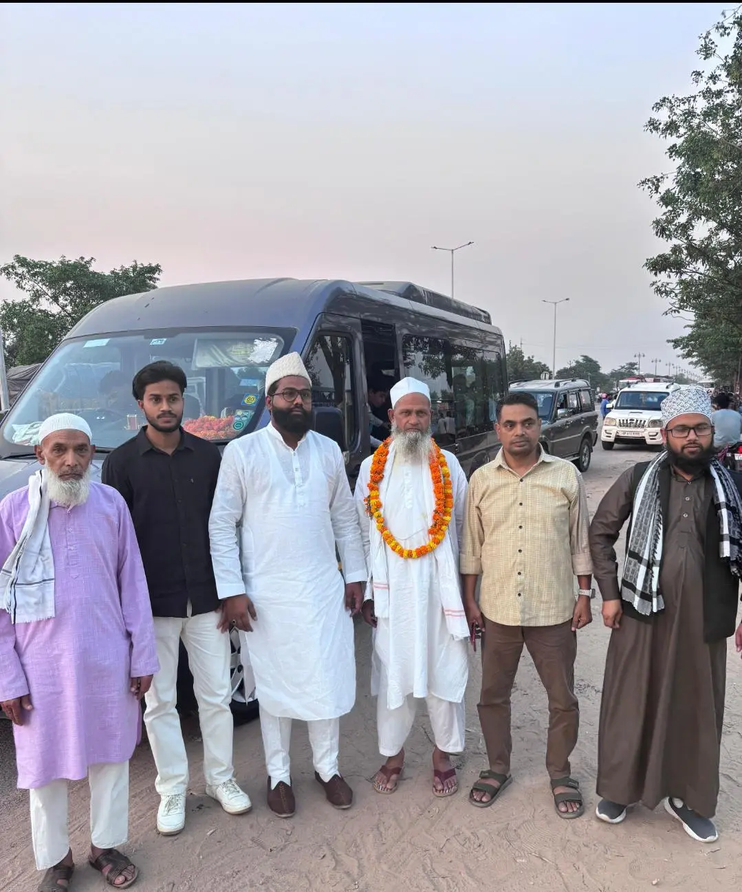 حافظ احادیث کثیرہ علامہ محمد قاسم عزیزی اور ان کی اہلیہ حج بیت اللہ کے لیے روانہ...