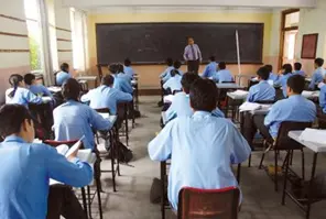 تمام اسکول اتوار کو بھی کھلیں گے؛ ملک کی بیشتر نگر پالیکاؤں نے اتوار تعطیل کی مخالفت کی...