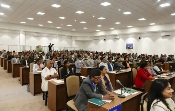 پارلیمنٹ میں دو تہائی، آرڈیننس کے ذریعے حکمرانی