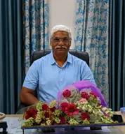 ہندوستان کی مشہور و معروف یونیورسٹی جامعہ ملیہ اسلامیہ کے شعبۂ فارسی کی صدارت پروفیسر محسن علی کے سپ...