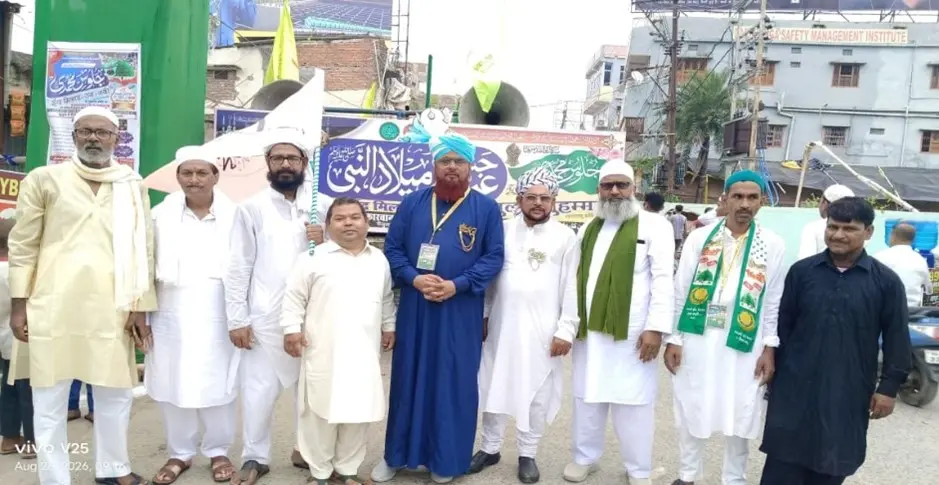 مدرسہ حمیدیہ قلعہ گھاٹ سے نکلا شان و شوکت کے ساتھ جلوس محمدیﷺ...